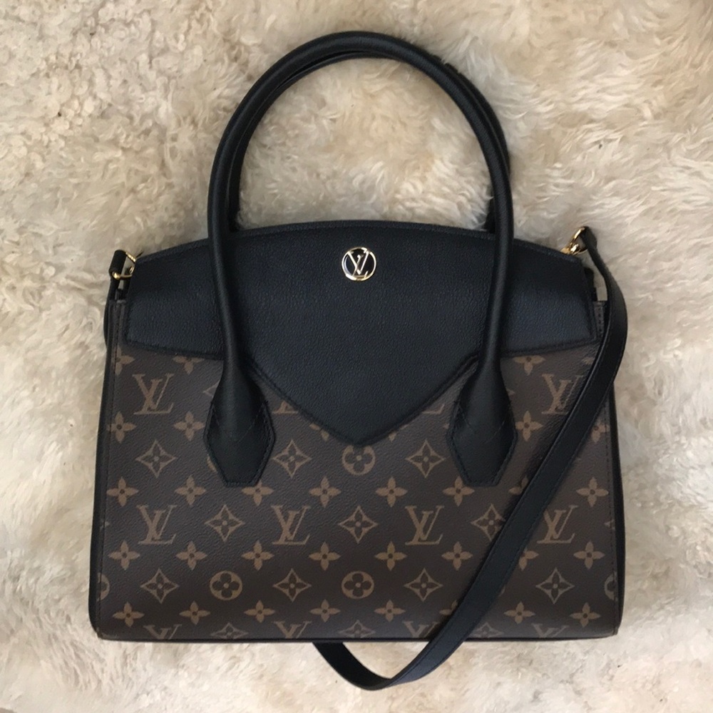 Louis Vuitton Florine bag (Authentic)